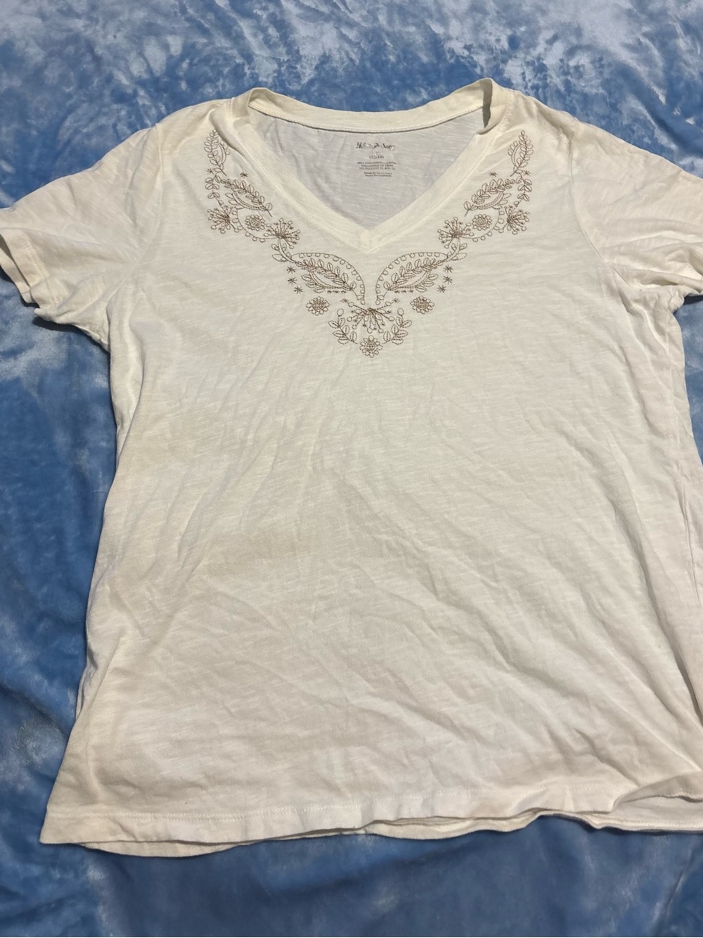 White Stag White Short Sleeve V-Neck Tee with Tan Embroidery